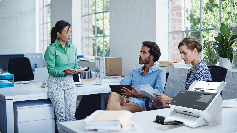 KODAK S2060w Scanner in office setting