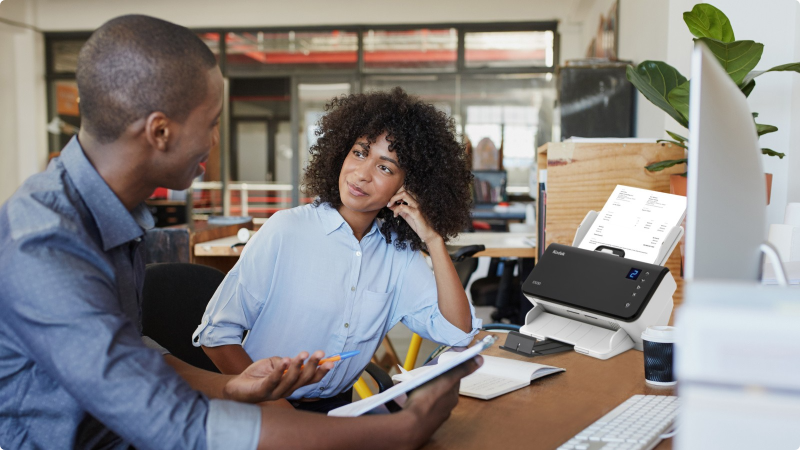 KODAK E1030 Scanner in office setting